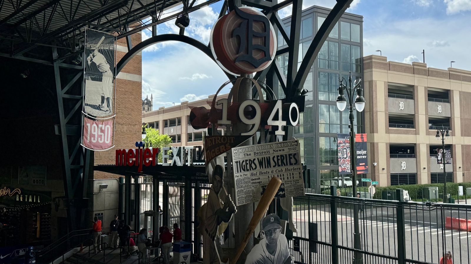Pirates vs. Tigers, 6:40 p.m. taken in Detroit (Live coverage). Photo by DEJAN KOVACEVIC / DKPS